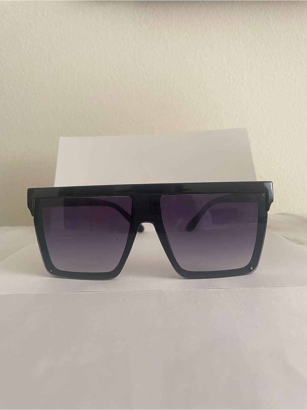 Black Oversized Square Sunglasses with Gradient Purple Lenses